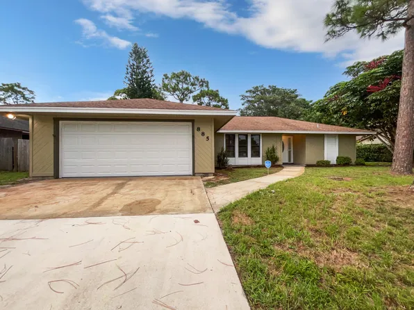 885 SE Evergreen Terrace, Port St Lucie, FL 34983
