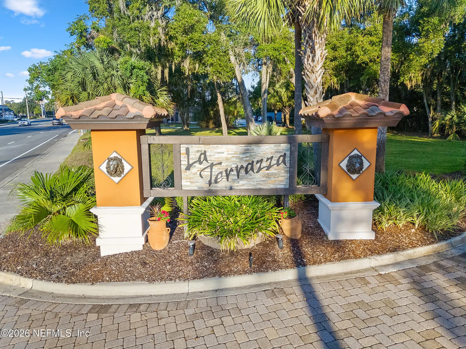 2 bed, 2.5 bath, 1377 sqft, $4,250 — Photo 2