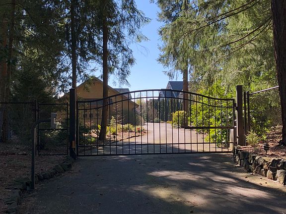 4th image of 6615 Shady Ln SE