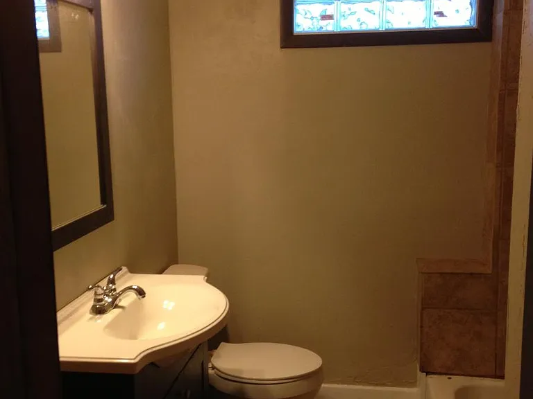 1820 N Drexel Blvd — Photo 2