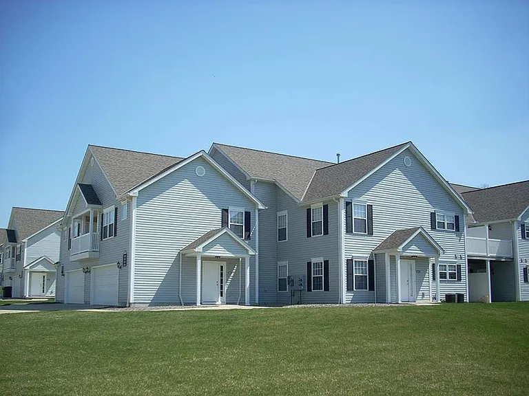 Stonebrooke Village Apartments — Photo 13