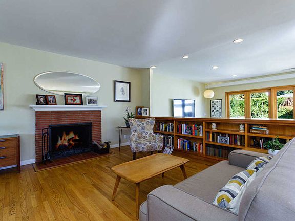 4th image of 224 Dorothy Ave