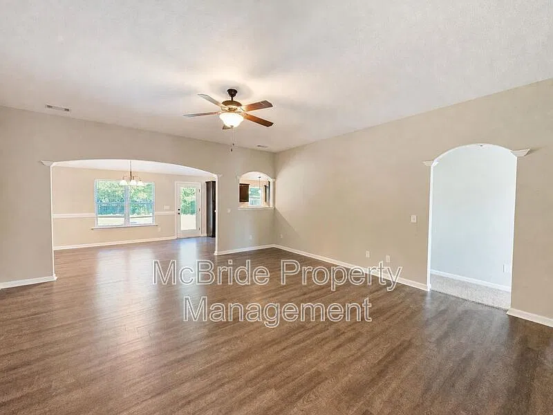 4 bed, 2.0 bath, 1742 sqft, $1,895 — Photo 3