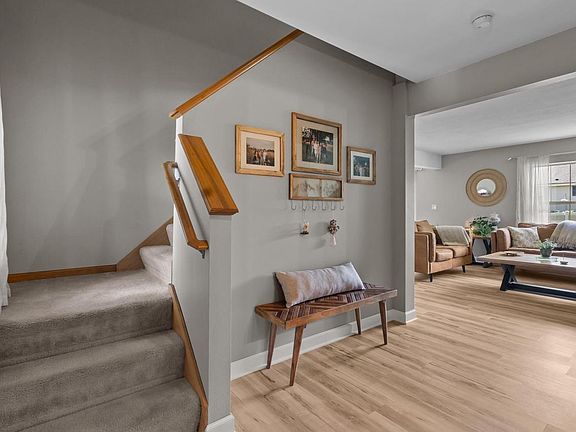 4th image of 621 E Sheila AVENUE