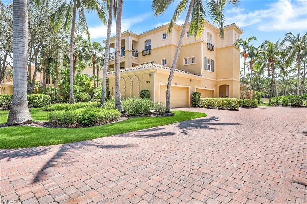 3 bed, 2.0 bath, 2502 sqft, $20,000 — Photo 1