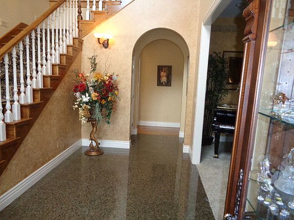 4th image of 3302 Grand Oaks Dr