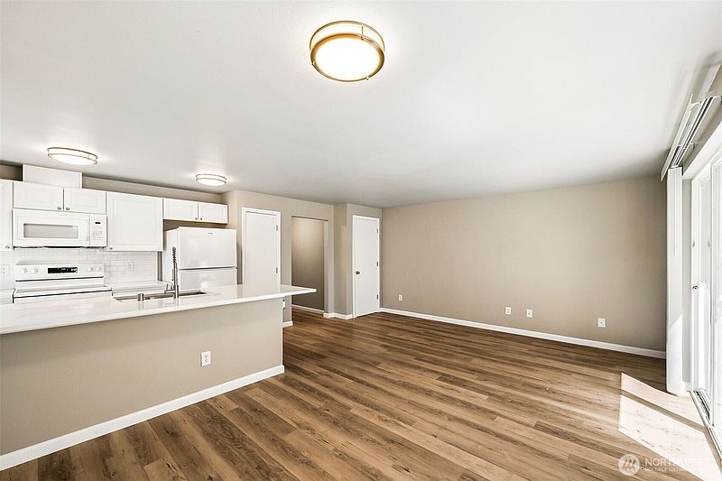 2nd image of 4040 S Warner Street