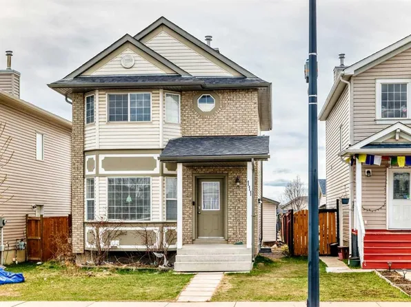 111 W Tarawood Rd NE, Calgary, AB T3J 5B3