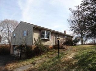 1774 Manor Rd, Windsor, PA 17366