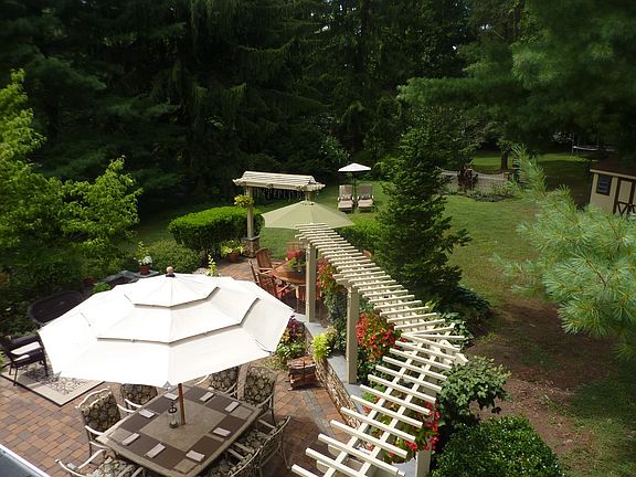 Overhead back patio trellis