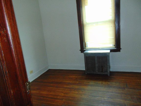 5th image of 7035 S Ashland Ave APT 1