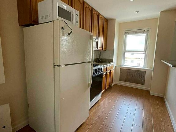 5th image of 21-24 29th St #2A