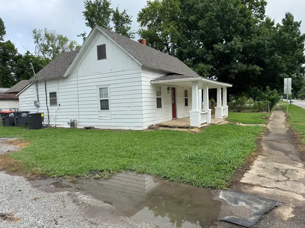 176 N Center St, Elkins, AR 72727