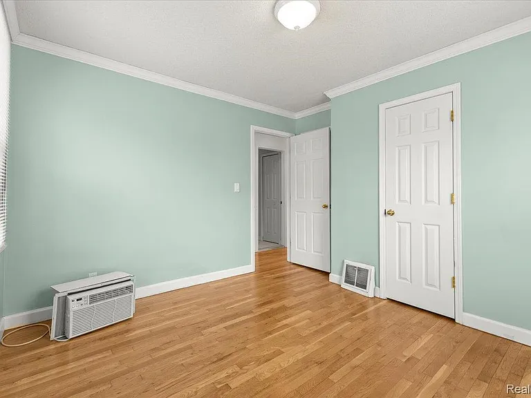 1313 Royal Ave — Photo 11