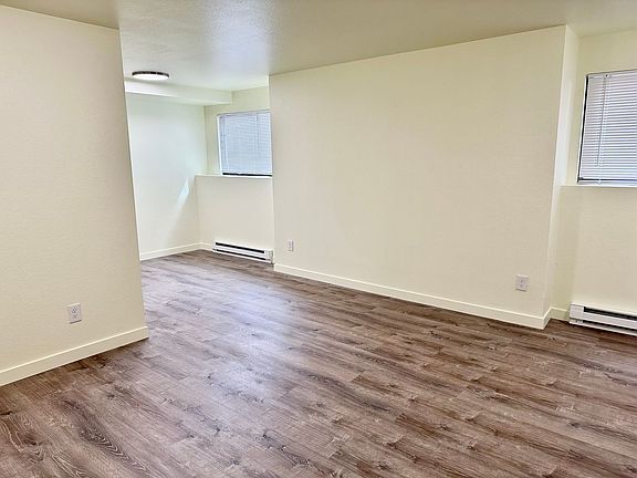 4th image of 4501 Boardwalk Dr E #H70