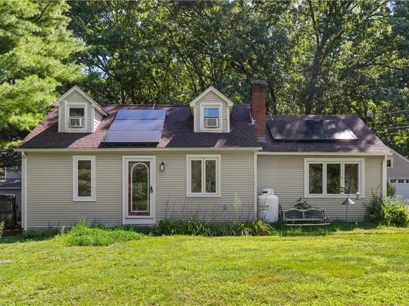 101 Hopkins Ave, Johnston, RI 02919