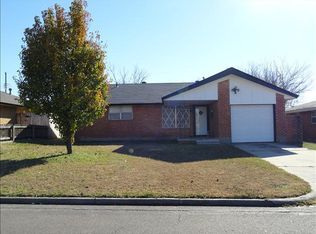 764 SW 2nd St, Moore, OK 73160