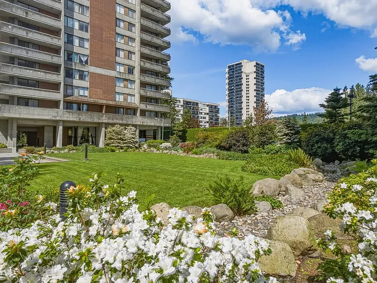3755 Bartlett Ct #302 — Photo 30