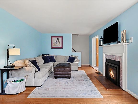 5th image of 70 Thistledown Dr