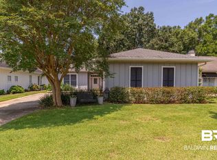 105 Oak Bend Ct, Fairhope, AL 36532