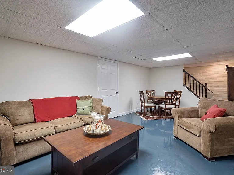 61 Buck Rd — Photo 23