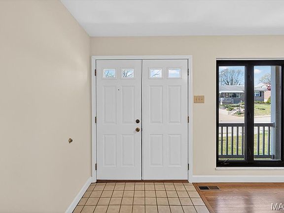 5th image of 4353 Debra Kay Ln