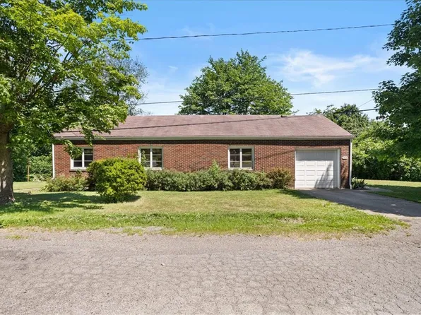312 Harbinson Rd, Beaver Falls, PA 15010