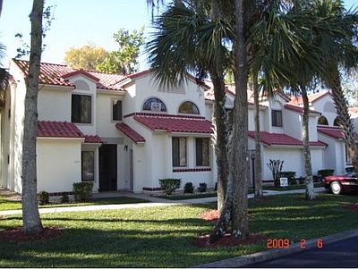 1st image of 1079 Country Club Dr