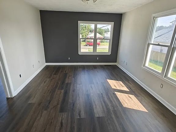 3rd image of 739.5 Teal St