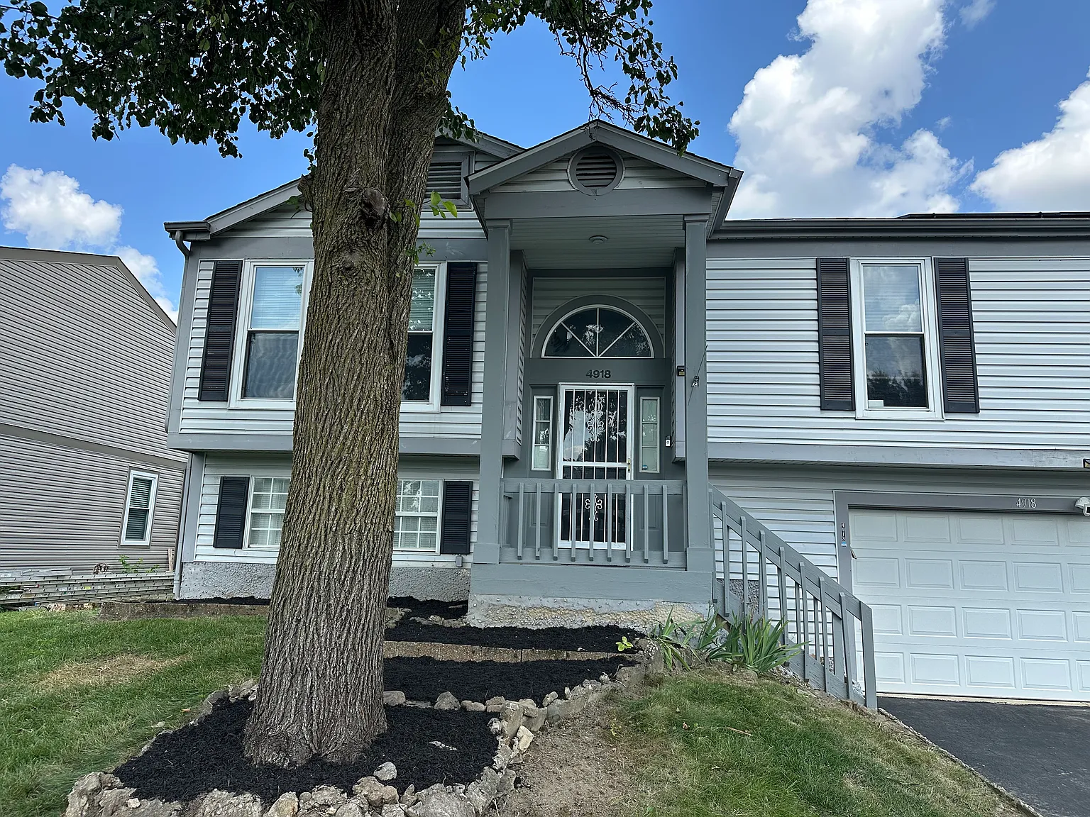 3 bed, 2.5 bath, 1624 sqft, $2,300 — Photo 3