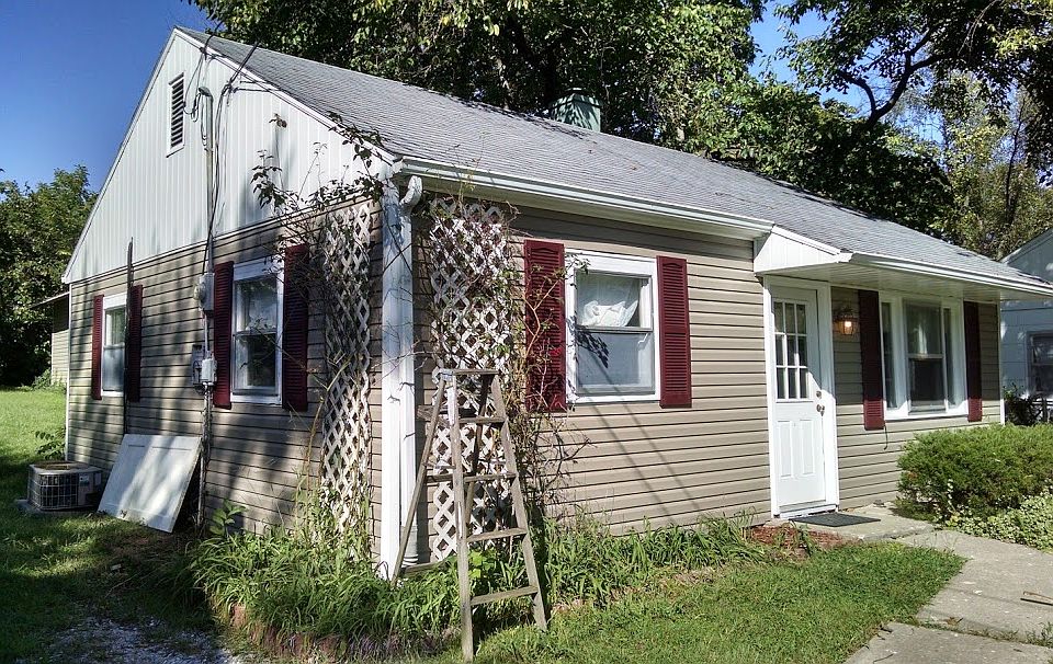 2nd image of 1715 Gordon St