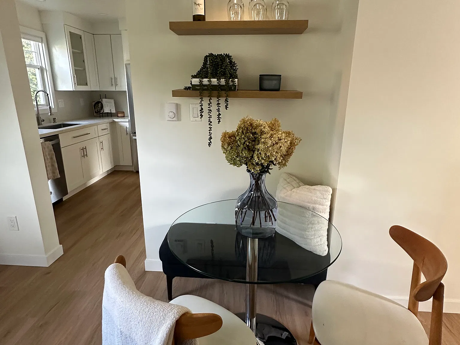 1 bed, 950 sqft, $3,295 — Photo 3