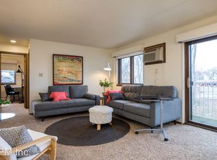229 S 5th St #19, Ames, IA 50010