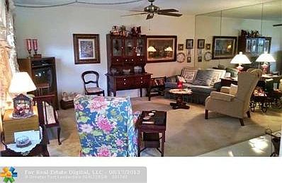 3rd image of 9925 NW 68th Pl APT 110