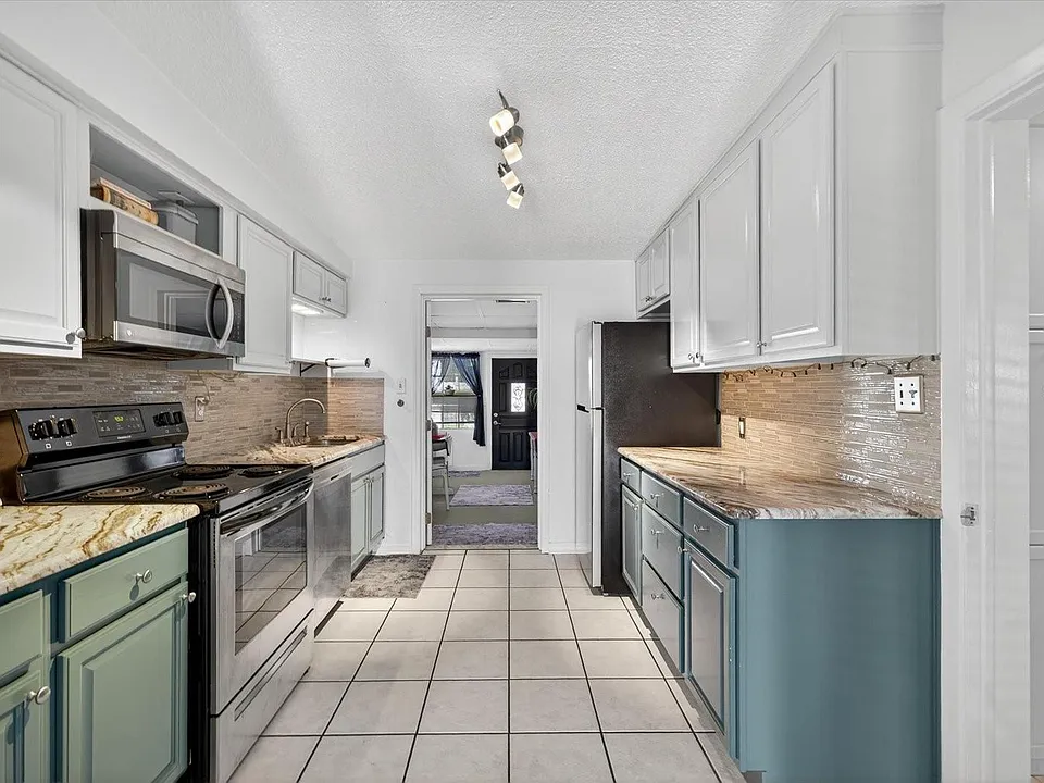 11031 Martha Ave