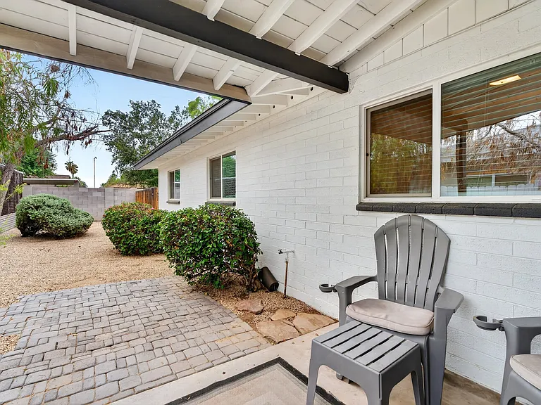 4720 N Miller Rd — Photo 34
