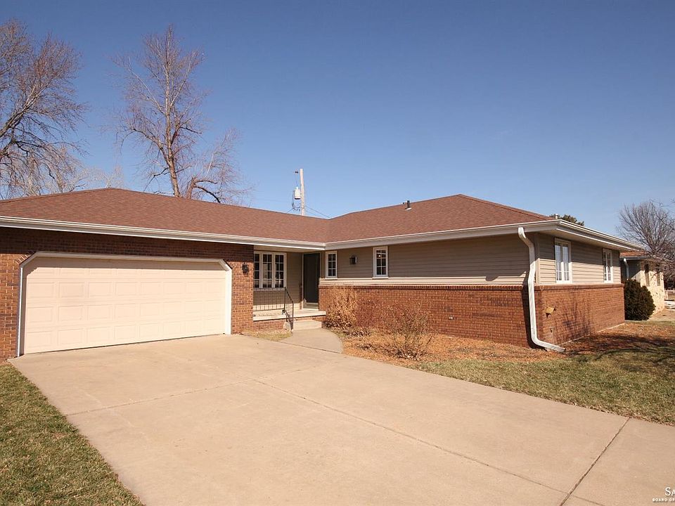 1st image of 2427 Brookwood Ln