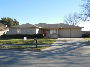 1801 Limestone Trl, Edgecliff Village, TX 76134