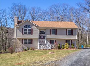 23 Tuxill Dr, Wurtsboro, NY 12790