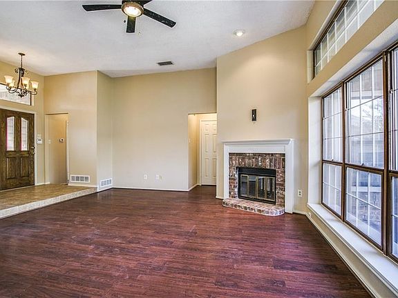 5th image of 4705 Thorntree Dr