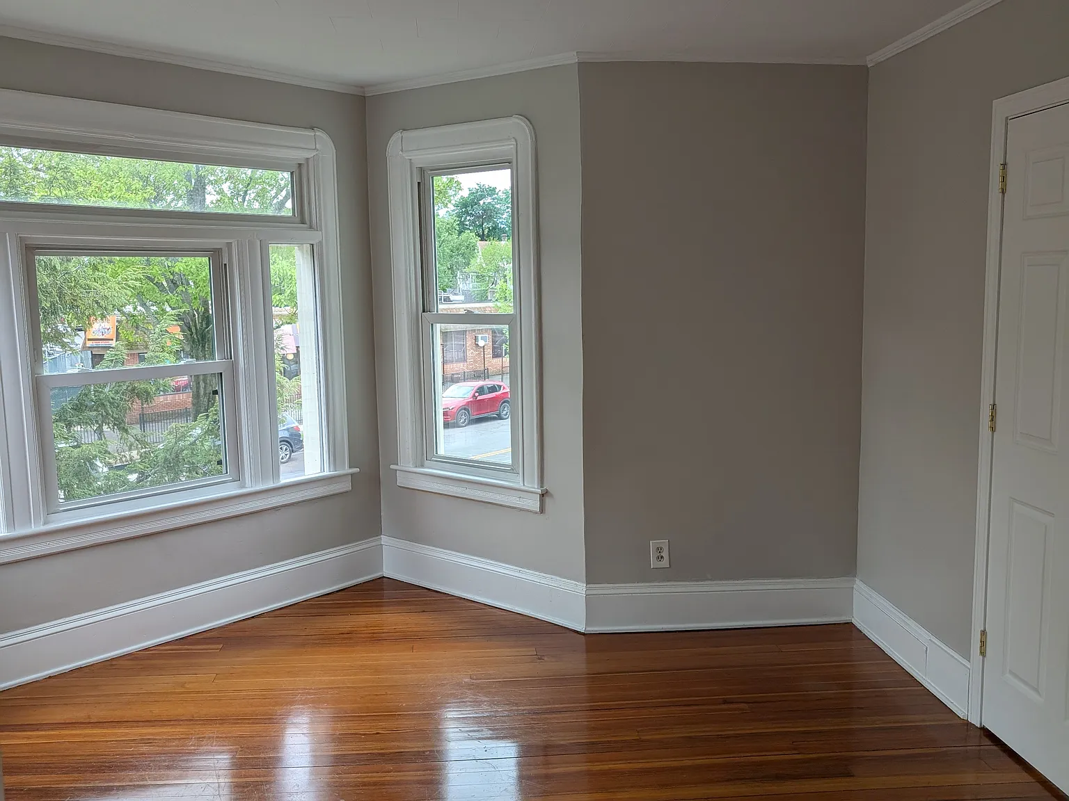 5 bed, 1500 sqft, $2,600 — Photo 4