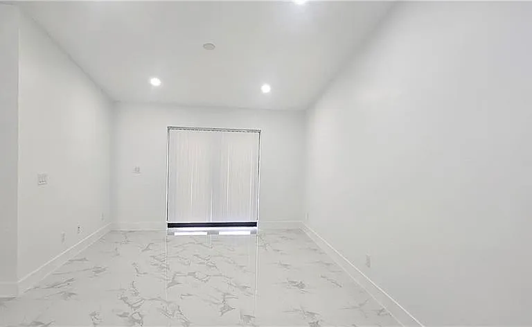 4927 Leonard Blvd S — Photo 2