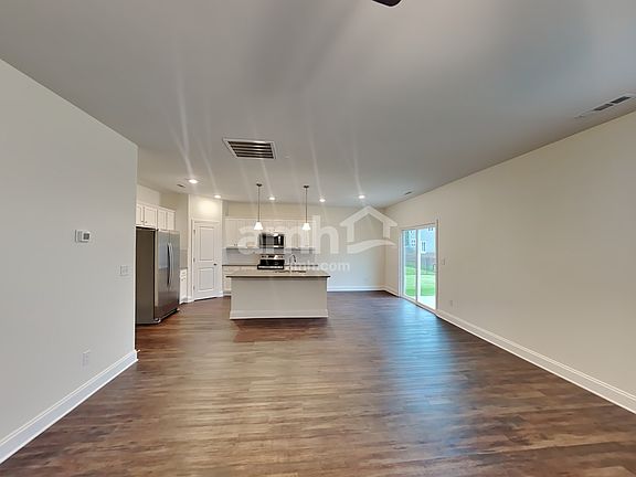 5th image of 5215 Valor Dr
