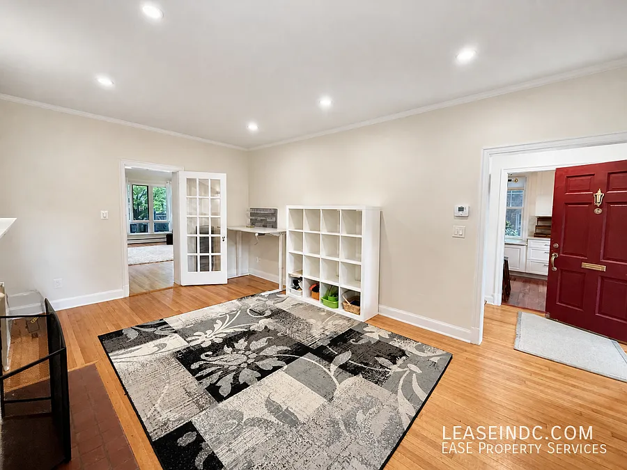 4 bed, 3.5 bath, 2260 sqft, $6,100 — Photo 4