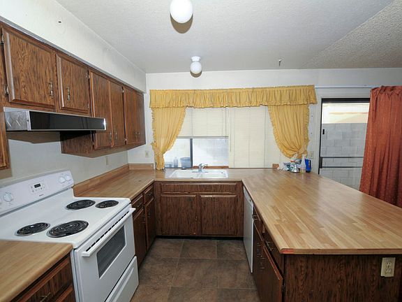 5th image of 8338 W Indianola Ave