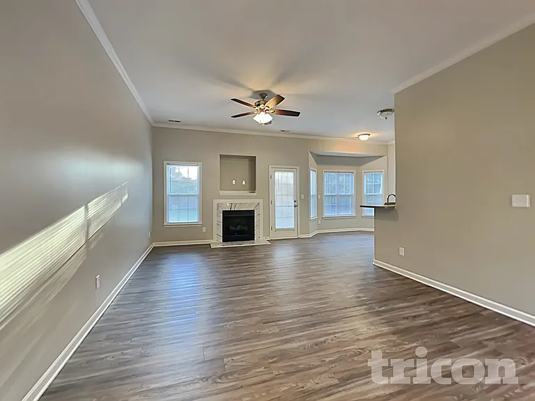 3424 Ann Franklin Ct — Photo 3