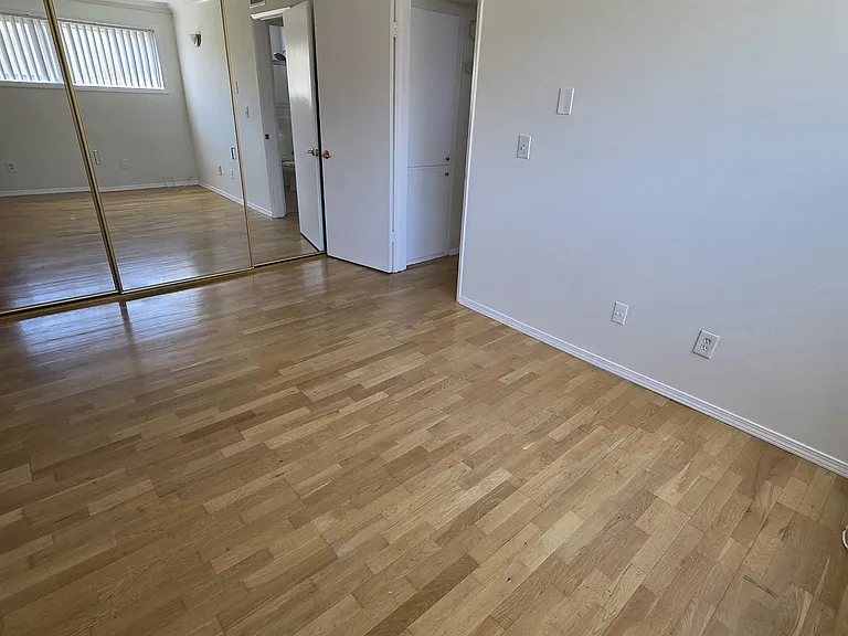 423 S Holt Ave #203 — Photo 10