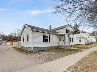 1015 Oak St, Baraboo, WI 53913
