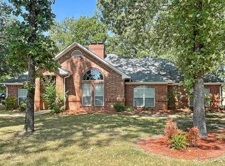 20 Treasure Hill Dr, Texarkana, TX 75503