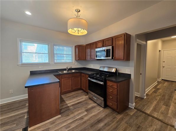 47 Bowman St, Rochester, NY 14609